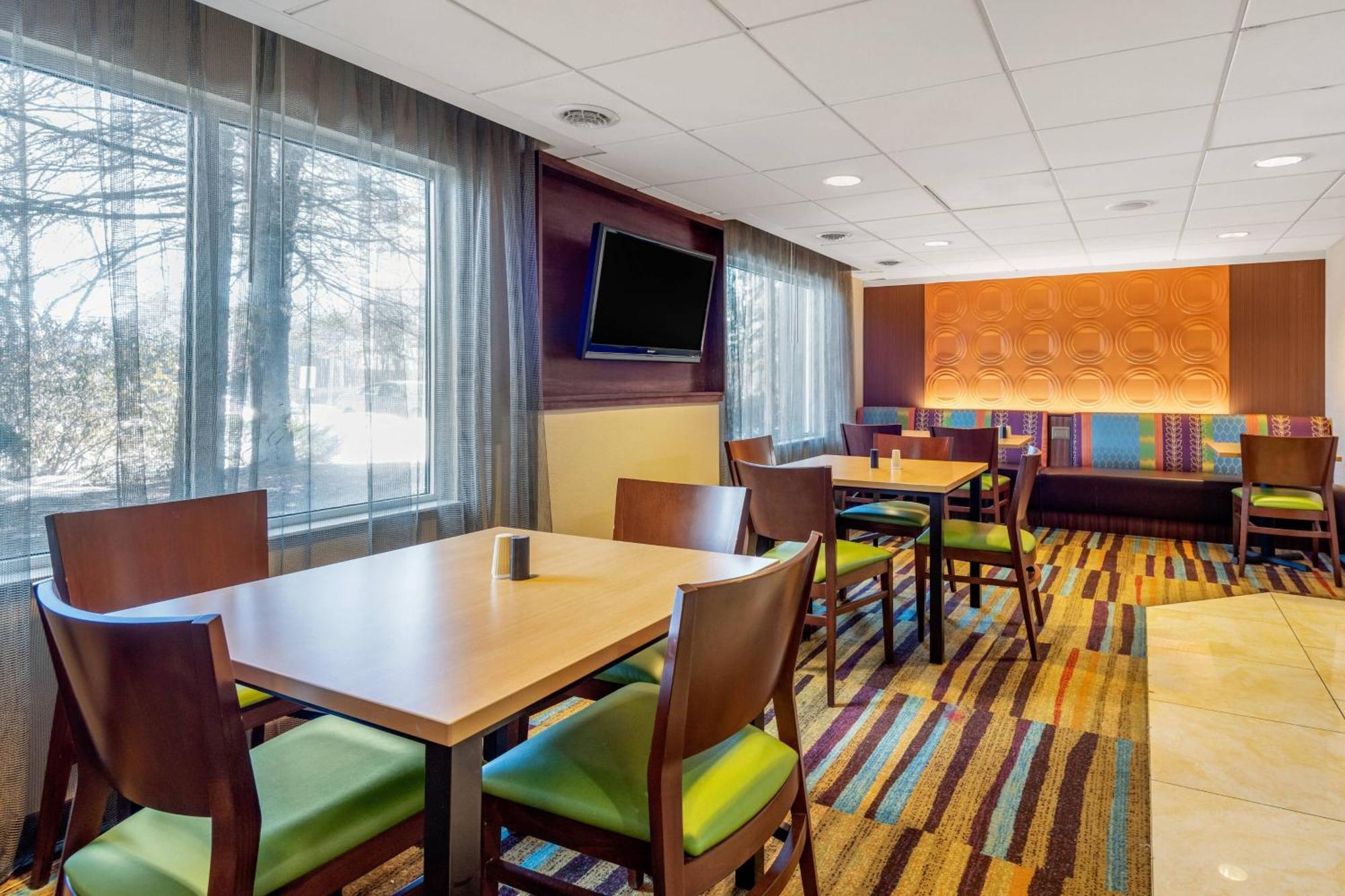 Fairfield By Marriott Inn & Suites Portland Maine Airport Scarborough Exterior photo